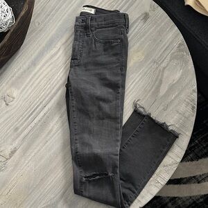 Madewell Women's Skinny Jeans in Charcoal Black